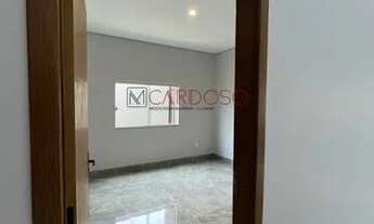 Imagem 6: Casa com 200m², composta por 3 quartos, sendo uma suíte, garagem ampla- 26 de Setembro