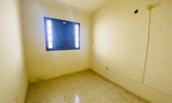 Imagem 5: Casa térrea com 2 quartos, terraço, a poucos metros da avenida e de comércios em geral, po