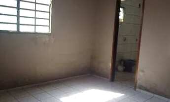 Imagem: Aluga se uma casa.setor santos Dumont