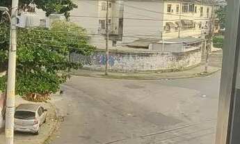 Imagem 2: Alugo kitnet em prédio no 3° andar no IAPC de irajá, próximo AV Brasil