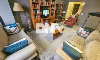 Imagem: Próximo ao metrô do cantagalo. Totalmente