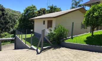 Imagem 6: Duas casas em terreno amplo