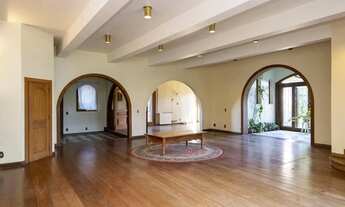 Imagem 4: Casa disponível para venda ou locação no Centro de Pelotas: 910 m², 5 quartos (4 suítes)