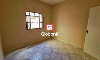 Imagem 2: Casa em Montes Claros, no bairro Santa Rita I, à venda