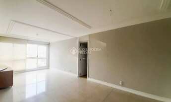 Imagem 2: Amplo apartamento semi-mobiliado com 3 dormitórios para alugar em Petrópolis - Porto Alegr