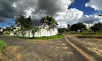 Imagem 3: Área disponível para venda no bairro Jardim Karaíba