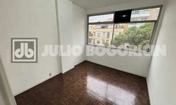 Imagem 4: Rua Martins Pena, 3 quartos com suite, frente, 1 vaga na escritura, Vazio, Coladinho com o