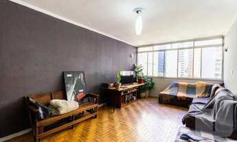 Imagem 3: Apartamento amplo e clássico à venda em prédio tradicional