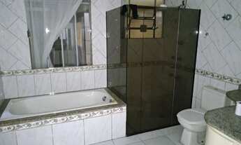 Imagem 5: Casa com comércio CURITIBA