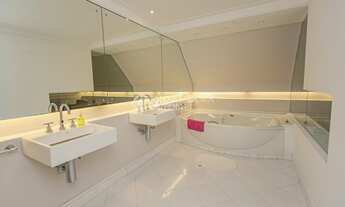 Imagem 4: GRAMADO - Cobertura - Bavária