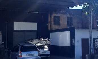 Imagem 2: Vendo Galpão no Barro Duro, em frente ao Amadeus madeiras