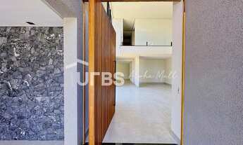 Imagem 2: Casa de condomínio para venda com 342 metros quadrados com 5 quartos