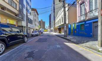 Imagem 2: Apartamento para venda possui 90 metros quadrados com 2 quartos em São Francisco - Curitib