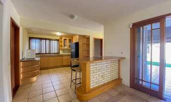 Imagem 2: Casa para venda possui 239 metros quadrados com 4 quartos