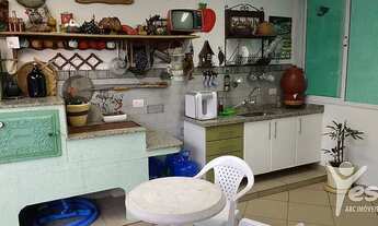 Imagem 7: Cód.: 9518 - Sobrado com 450m², com planejados, espaço gourmet com churrasqueira, 04 suíte