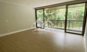 Imagem 7: Casa à venda de alto padrão, com 4 quartos, próxima à BR040 em Itaipava/RJ