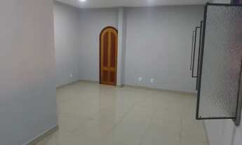 Imagem 2: Casa para fins comercial e residencial com 3 quartos sendo 1 suíte, ótima localização no A