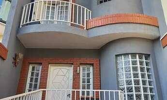 Imagem: Cód. 10364 - Sobrado de 252m², com 06