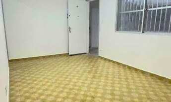 Imagem: Apartamento vazio com 1 quarto elevador