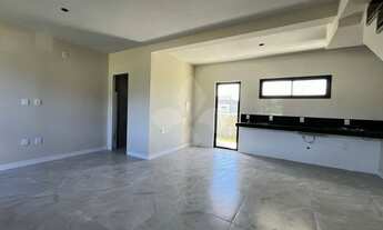 Imagem 5: Sobrado com 3 dormitórios, 1 suíte, à venda na Encantada - Garopaba/SC