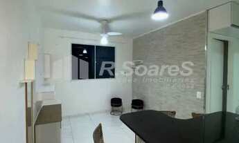 Imagem 2: Apartamento à venda, 2 dormitórios e 1 vaga de garagem em Cascadura