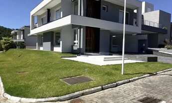 Imagem 6: Belíssima casa de alto padrão com 4 suítes + piscina em Condomínio nos Ingleses!