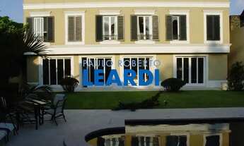 Imagem: CASA ASSOBRADADA - JARDIM EUROPA - SP