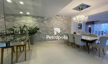 Imagem 3: Lindo Sobrado com 4 suítes, sendo uma master à venda, 425 m² por R$ 1.750.000 -110 Plano