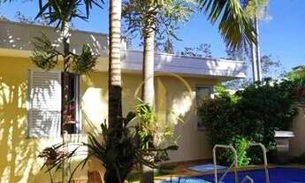 Imagem: LINDA CASA EM FRENTE A PRAÇA DA ÁREA DE