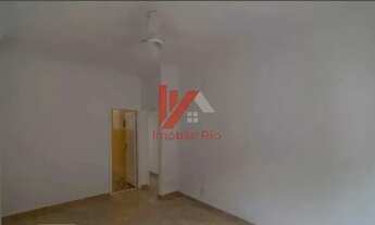 Imagem 2: Apartamento para venda tem 65 metros quadrados com 2 quartos em Grajaú - Rio de Janeiro