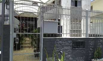 Imagem 2: Alugo excelente Apto de 1 quarto, sala, cozinha, banheiro, pequena área e garagem. 2º anda