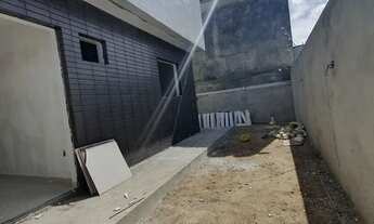 Imagem 3: Térreo com área externa GRANDE, 2qtos na região do José Américo