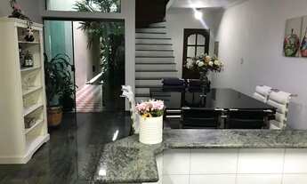 Imagem 5: Cód.: 13379 - Sobrado de 260m² com 03 suítes e planejados com área gourmet.04 vagas de gar