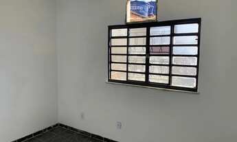 Imagem 3: Modesta casa com terraço