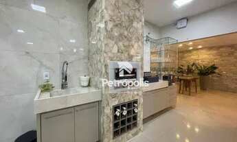 Imagem 7: Lindo Sobrado com 4 suítes, sendo uma master à venda, 425 m² por R$ 1.750.000 -110 Plano