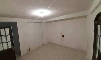 Imagem 4: Vendo casa de frente a Praça da Mangabeira