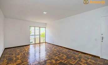 Imagem: Apartamento espaçoso e reformado no Alto