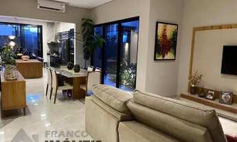 Imagem 4: Casa Completa e Moderna no Village Damha III - Alto Padrão com Piscina e Energia Solar!