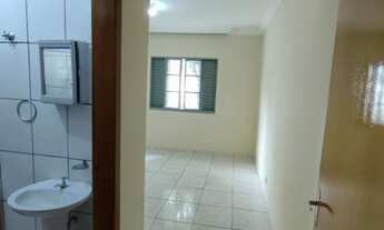 Imagem 6: Casa para alugar com 03 quartos com ótima localização no Jardim Catedral