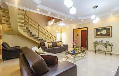 Imagem: Sobrado com 4 Quartos, 3 Suítes, Área