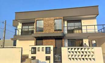 Imagem 2: Sobrado 03 dormitórios com suíte e quintal em Forquilhas São José - SC