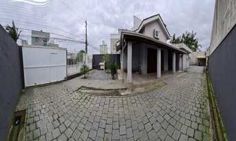 Imagem 2: Casa no Centro de Camboriú com 02 dormitórios