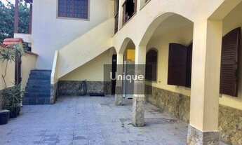 Imagem: Casa com 8 dormitórios à venda, 300 m²