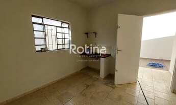 Imagem 3: Casa para alugar, 3 quartos, 1 suíte, 1 vaga, Santa Mônica - Uberlândia/MG - R$ 1.350,00