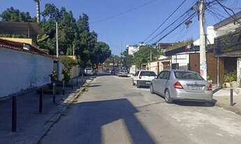 Imagem: Casa comercial localizada próximo ao pólo