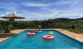 Imagem 2: Chácara com vista maravilhosa, piscina e área gourmet na região Itatiaiuçu!