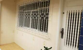 Imagem 5: Alugo excelente casa térrea 3 dormitórios com edícula no bairro Marapé em Santos!