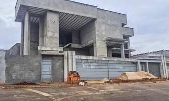 Imagem 5: Luxuoso Sobrado Triplex com Vista Permanente para Goiânia