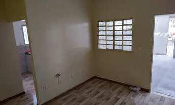 Imagem 2: Casa com 2 quartos, Sala, Cozinha, 3 Banheiros, Edicula, Terrraço, Portão Automatizado