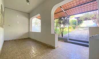 Imagem 2: Casa para venda tem 360 metros quadrados com 4 quartos em Santa Branca - Belo Horizonte